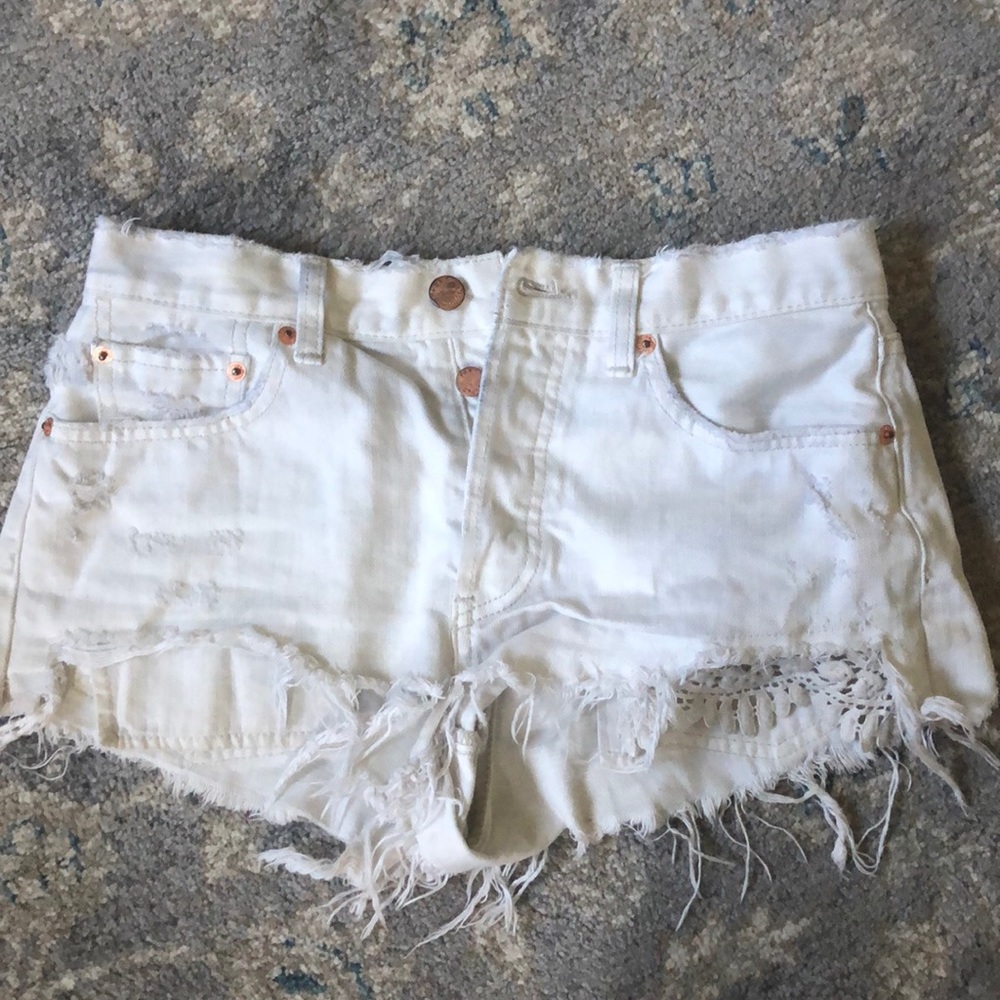 White shorts! We the free size 27!